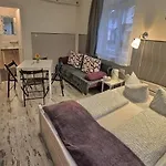 La Boutique House אורחן 2*